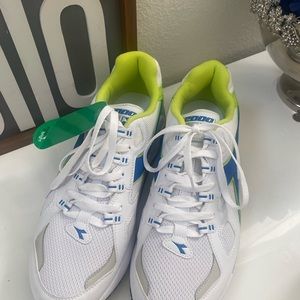 Fresh Never worn Diadora’s sneakers